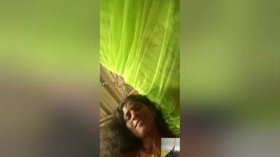 Today Exclusive- Village Bhabhi Shows Her Boobs On Vc 2 - desi-porntube.com - India