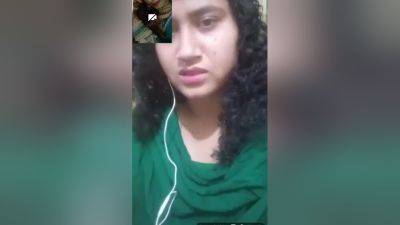 Today Exclusive -desi Village Chick Shows Her Boobs - desi-porntube.com - India