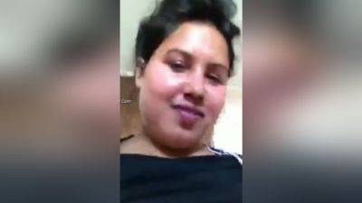 Today Exclusive -desi Village Chick Shows Her Big Boobs - desi-porntube.com - India