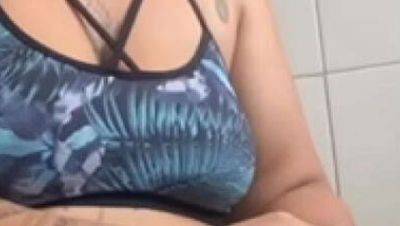 Married Babe Exposes Swollen Pussy in Cooking Videos - xxxfiles.com