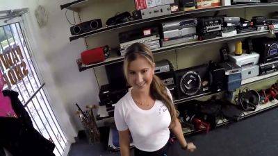 Hot Looter - hotmovs.com