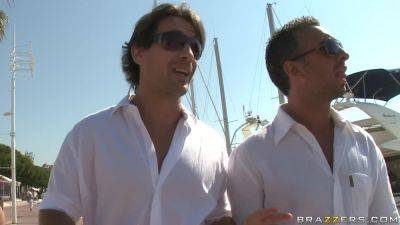 Ep-5: Surprise Sur Le Bateau With Manuel Ferrara, Lou Charmelle, Liza Del Sierra, Keiran Lee - Brazzers - hotmovs.com - France