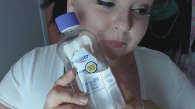 White T Shirt + Oil = Awesome! - hotmovs.com