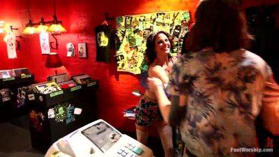 Babes In Toeland - Kink - hotmovs.com