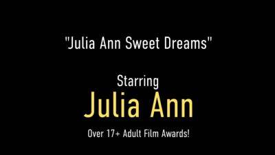 Sexy Big Boobs Cougar Julia Ann Masturbates after Waking Up - hotmovs.com