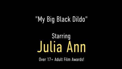 Masturbating Mommy Julia Ann Loves Fucking her Huge Dildo - hotmovs.com