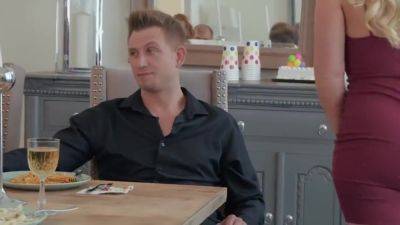 Bill Bailey And Aj Applegate - Blonde Fatso With Big Ass Is Cheating On Her Husband With His Friend - hotmovs.com