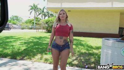 Brick Danger - Stella Raee's Trivia Challenge Earns Her a Fuck from Brick Danger - porntry.com