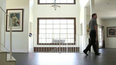 Sofi Ryan's big tits bounce as she takes a new big dick in her mouth and pussy - sexu.com