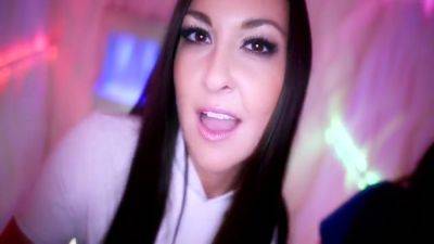 I Move To Sweden ! - hotmovs.com - Sweden