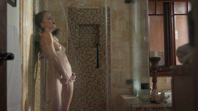 Macy Meadows confesses to being a squirting slut and gets pounded by Chad White - sexu.com - Chad