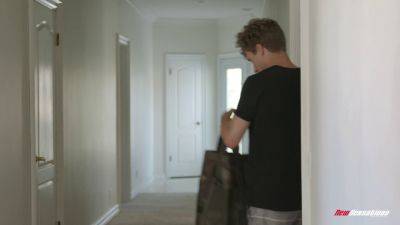 Stepbrother pounds Eiza Ibarra's tight pussy and fills it up with his cum - sexu.com