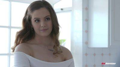 Devon Green's Step Sis Devon Green Wants Her Stepbrother's Hard Cock in HD Porn - sexu.com