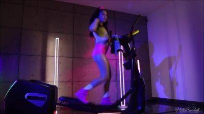 Check Out Jane Wildes Sexy Booty Building Workout - hclips.com