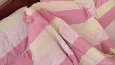 Cute Blonde Hottie Wakes Up To Play With Her Clit! - hclips.com