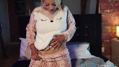 Ill Show You Mine... If You Show Me Yo - hclips.com