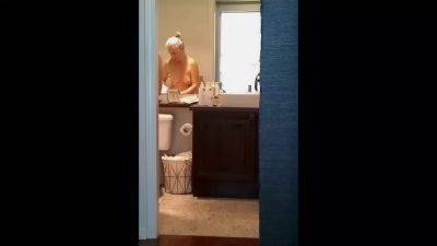 Unaware Granny Patricia - voyeurhit.com