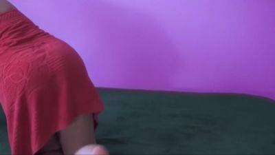 خواستم ماساژم بده اینقدر که خوب بود یه دور هم بهش دادم - I Asked The Stepson To Fuck Me - hclips.com