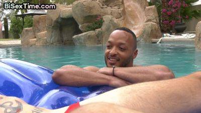 Bisexual partners fuck 21yo slut outdoor in threesome - txxx.com