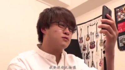 06228,A beautiful woman who feels - txxx.com