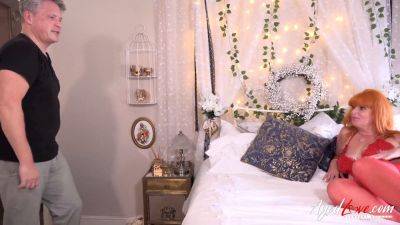 Marc Kaye, Flamehairedminx & Chris Cobalt in hot threesome with redhead - sexu.com