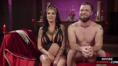 Pregnant divine domina licked all over hairy pussy by sub - hotmovs.com