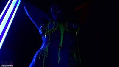 Nikki Black Light Pony Video - hotmovs.com
