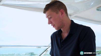 Big-Busted Bikini Babe Billi Bardot's Boat Boning - hotmovs.com