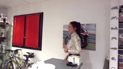 Aurrora, 23 years old, an anatomical bomb... very ambitious! - hotmovs.com