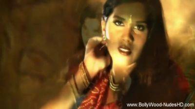 Living Out Her Indian Lust Fantasy - desi-porntube.com - India