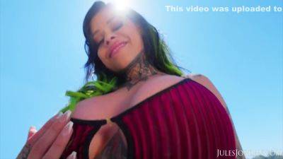 Lexington Steele - Shows Her Curves - Xwife Karen And Lexington Steele - upornia.com