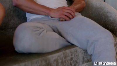 Fit Sporty Mom With Lexi Smith - upornia.com