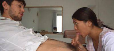 sa jeune copine adore lui lecher la queue et le cul - txxx.com - France