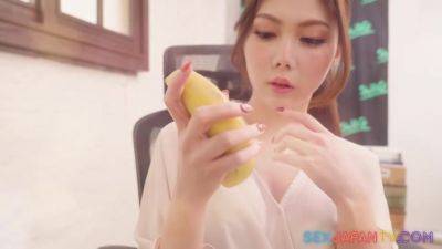 Shally's Big Banana - hotmovs.com - Japan