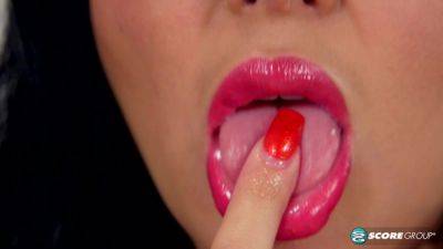 Happy Hour - hotmovs.com