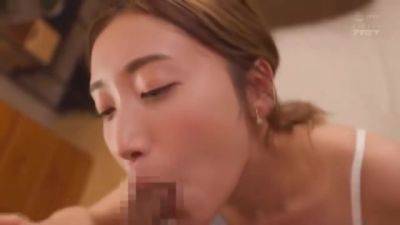 06483,A woman who screams in agony - txxx.com