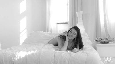 Date with Two Bananas - PornWorld - hotmovs.com - France