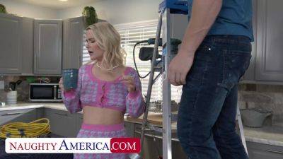 Blonde Nimpho Slimthick Vic wants to cheat on her husband with her neigbor! - hotmovs.com