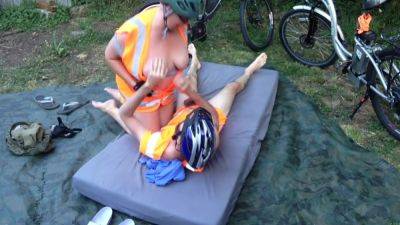 Cyclists 69 Outdoors! Single Angle Point N Shoot. Littlekiwi Brings Awesome Homemade Mature Content Everytime - hclips.com