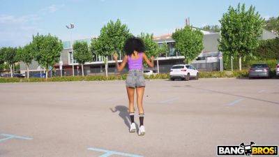 Inside Barbie Rous World In 4k - hotmovs.com