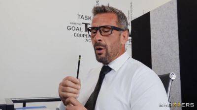 Hailey Rose In Voluptuous At Big Ass Sex - hotmovs.com