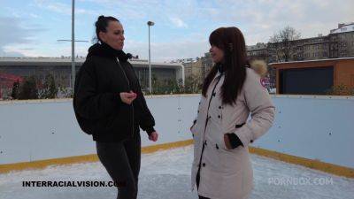 JESSY JEY CHAMPAGNE SKATE AND FISTING - PissVids - hotmovs.com