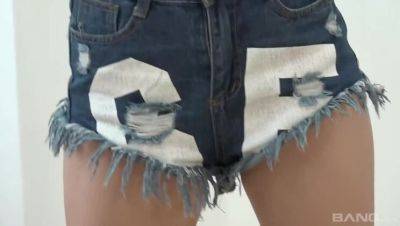 Blonde Aislin devours Scarlett Knights face with lust - xxxfiles.com