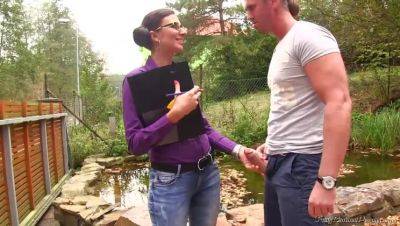 Peeing for Science with Lara1: A Facial Outdoor Experience - veryfreeporn.com