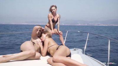 Ginebra Bellucci - Sailing to Ecstasy - Ginebra Bellucci & Marylin Crystal - porntry.com