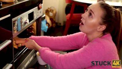 Isabella Della - Isabella Della in Stay Away from the Oven, or Else! - porntry.com