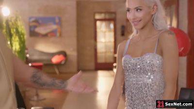 Boss ass fucking then making big tits secretary squirt - hotmovs.com