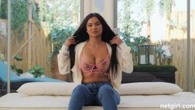 Sophia and Numi - Giant Booties Together - veryfreeporn.com