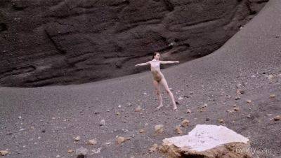 Cosmic Goddess: A Solo Experience - porntry.com