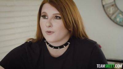 Big-busted Blonde in Tattooed Threesome Parody: 20.10.2021 - porntry.com